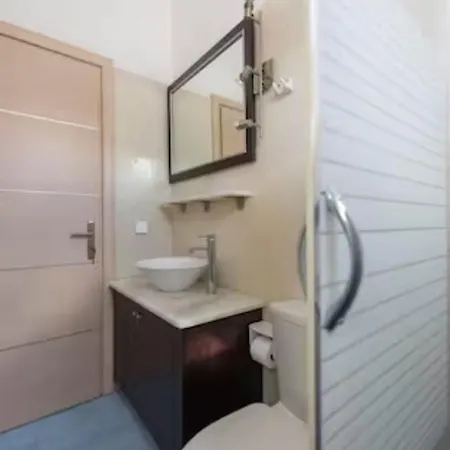 Santorini Traditional * Vóthon