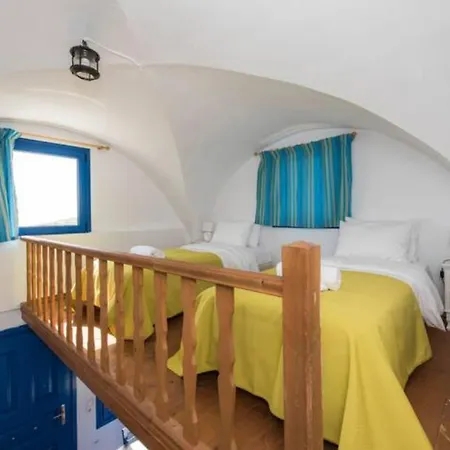 Santorini Traditional