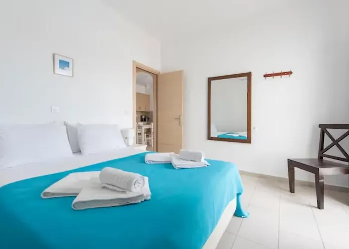 Santorini Traditional