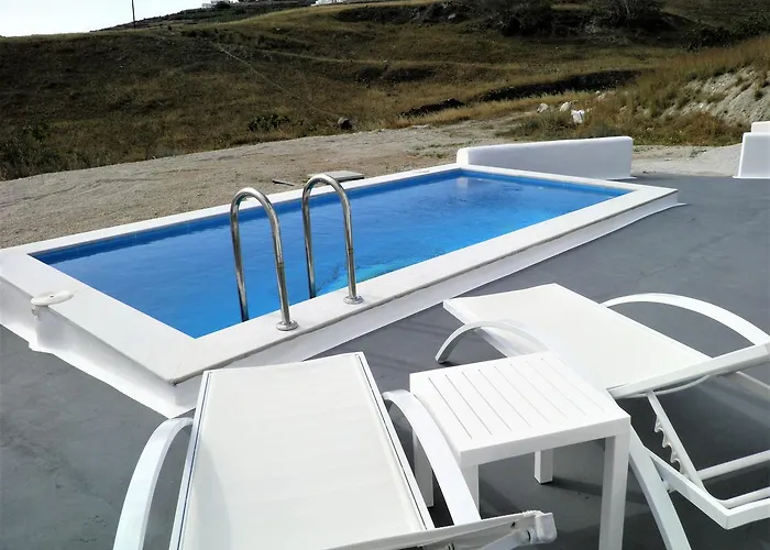 Santorini Traditional