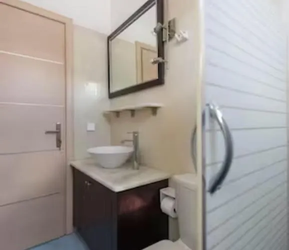 Santorini Traditional * Vóthon