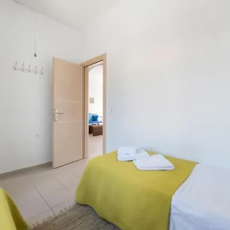 Апартаменты Santorini Traditional