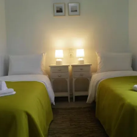 Апартаменты Santorini Traditional Вотон