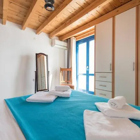 Santorini Traditional Apartment *
