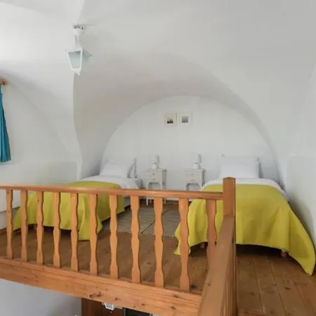 Santorini Traditional Апартаменты Вотон