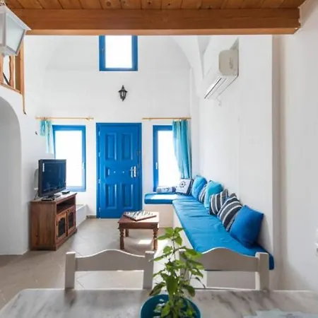 Апартаменты Santorini Traditional