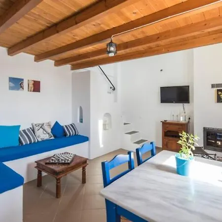 Santorini Traditional Apartment Vothon