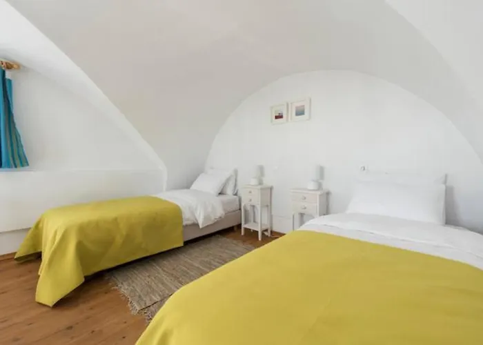 Santorini Traditional Vothon