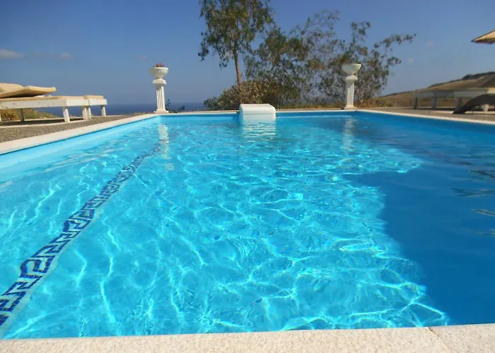 Santorini Traditional Apartment
